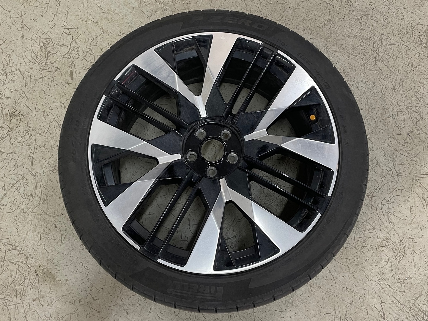 POLESTAR 4 37
