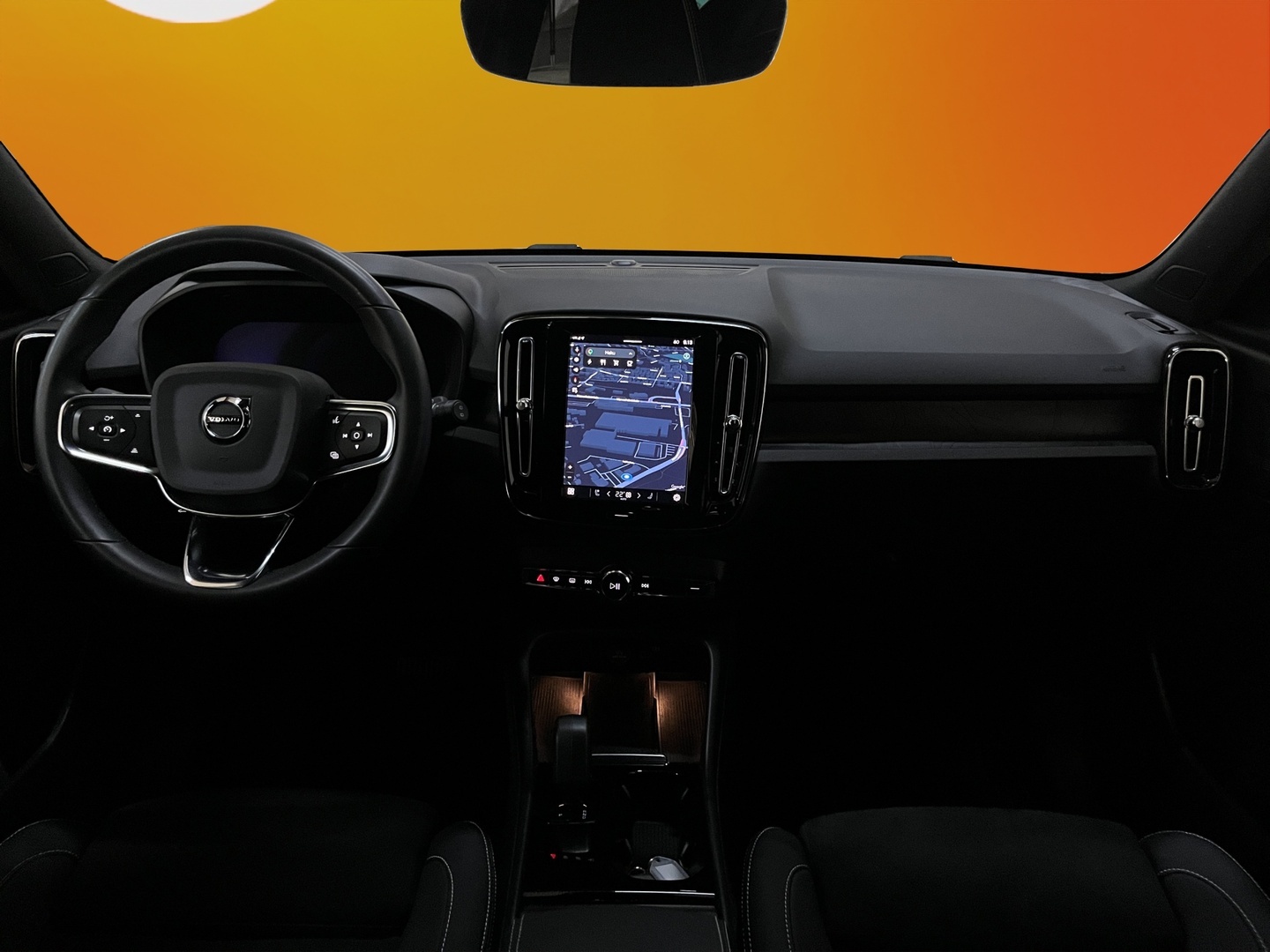 VOLVO XC40 2023