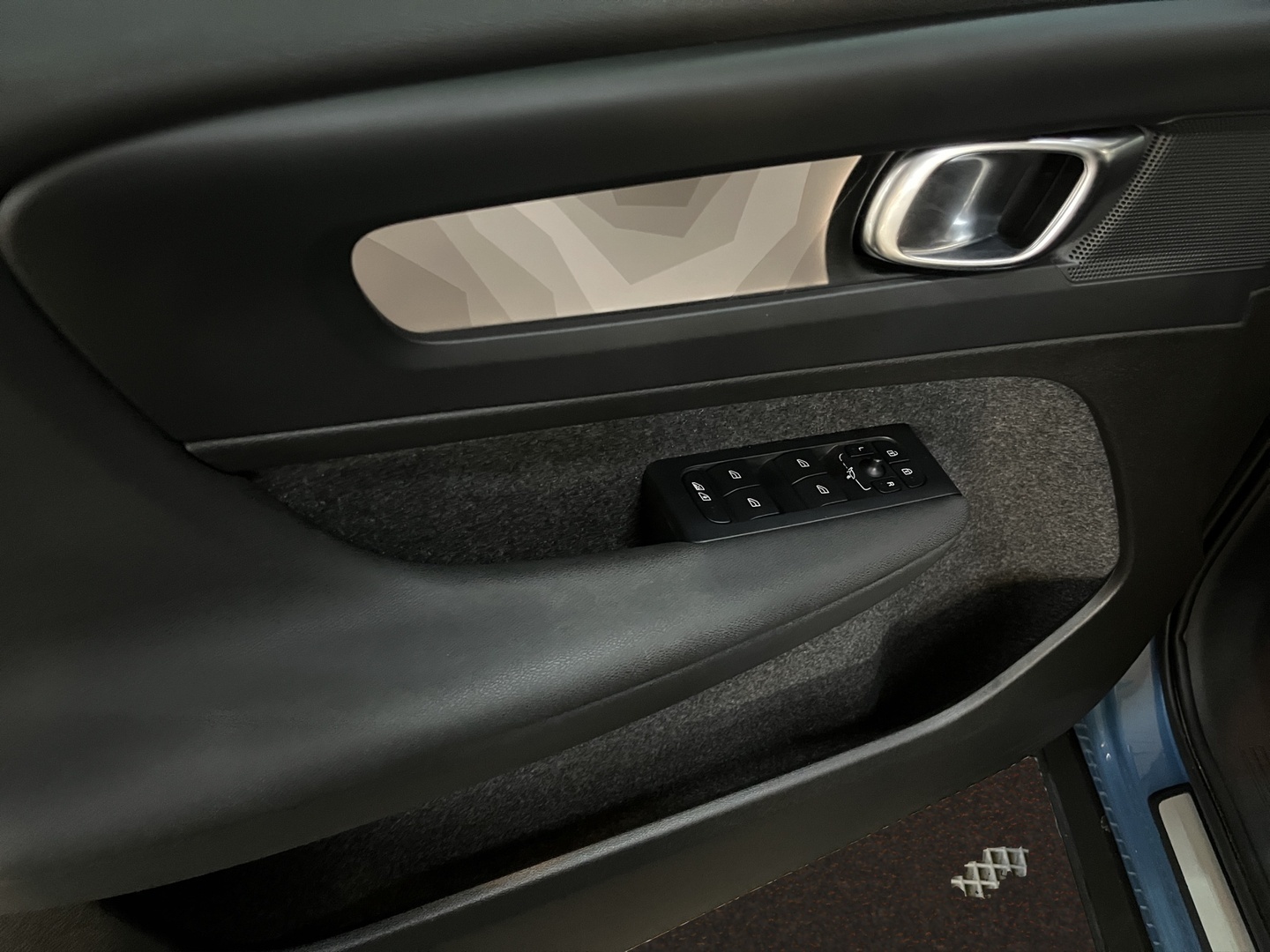 VOLVO XC40 2023