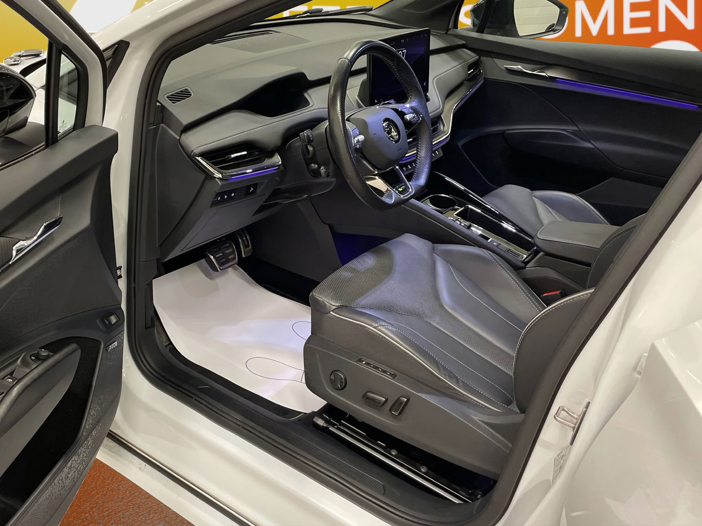 SKODA Enyaq 5