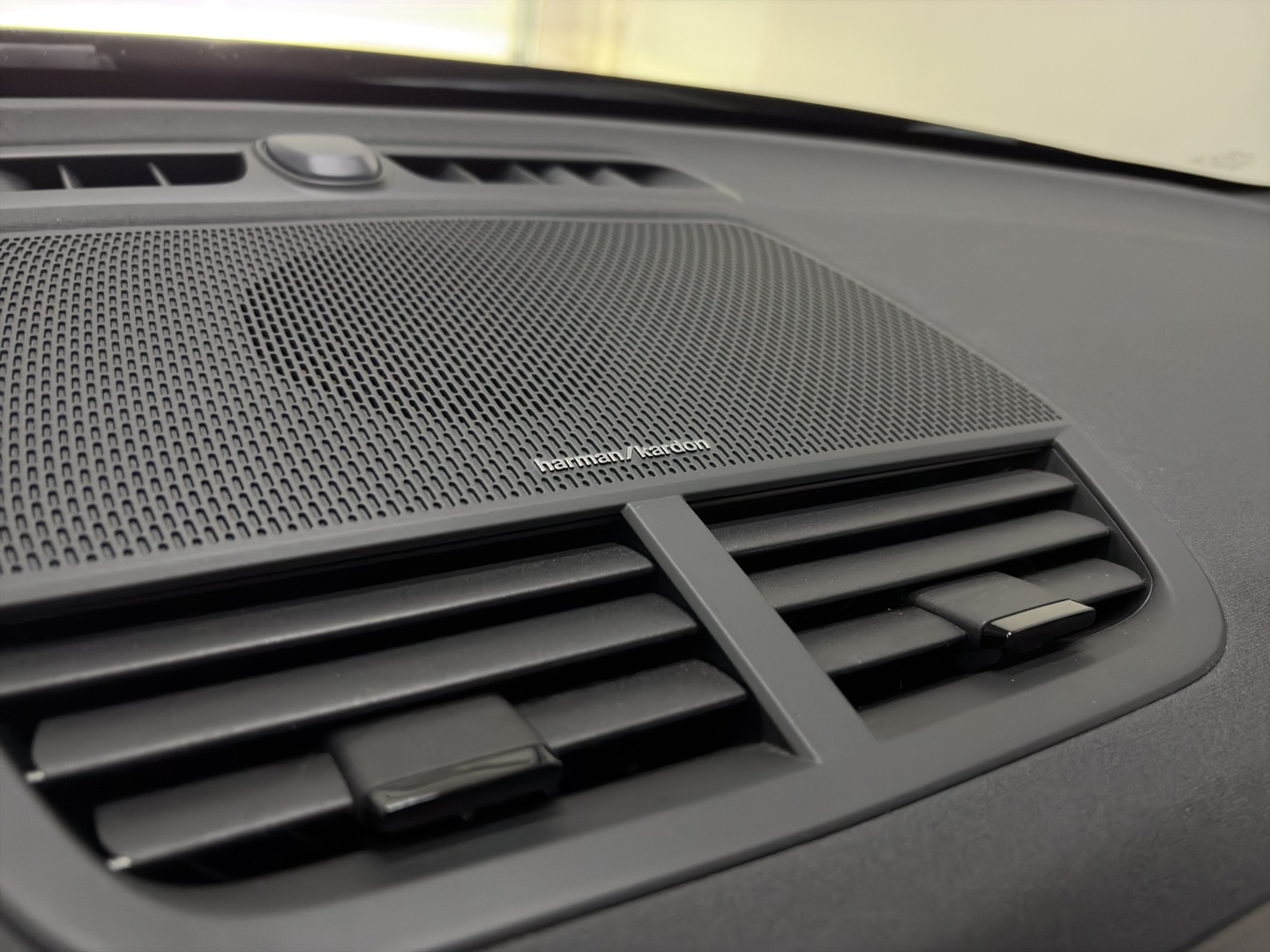 POLESTAR 2 23