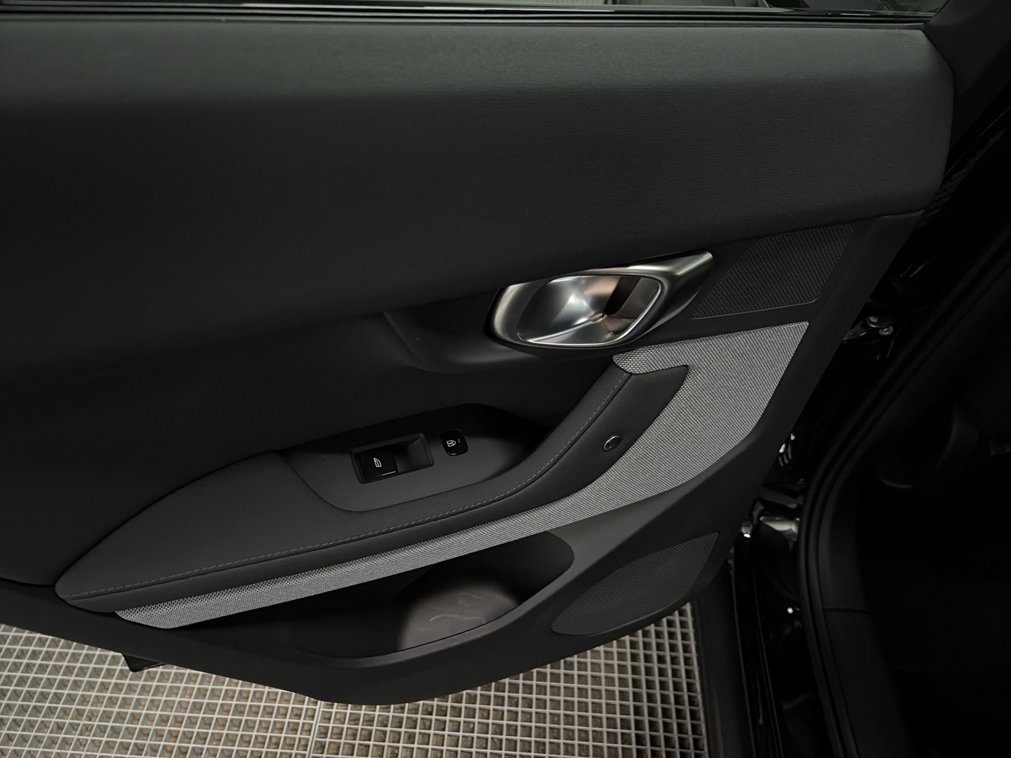 POLESTAR 2 26
