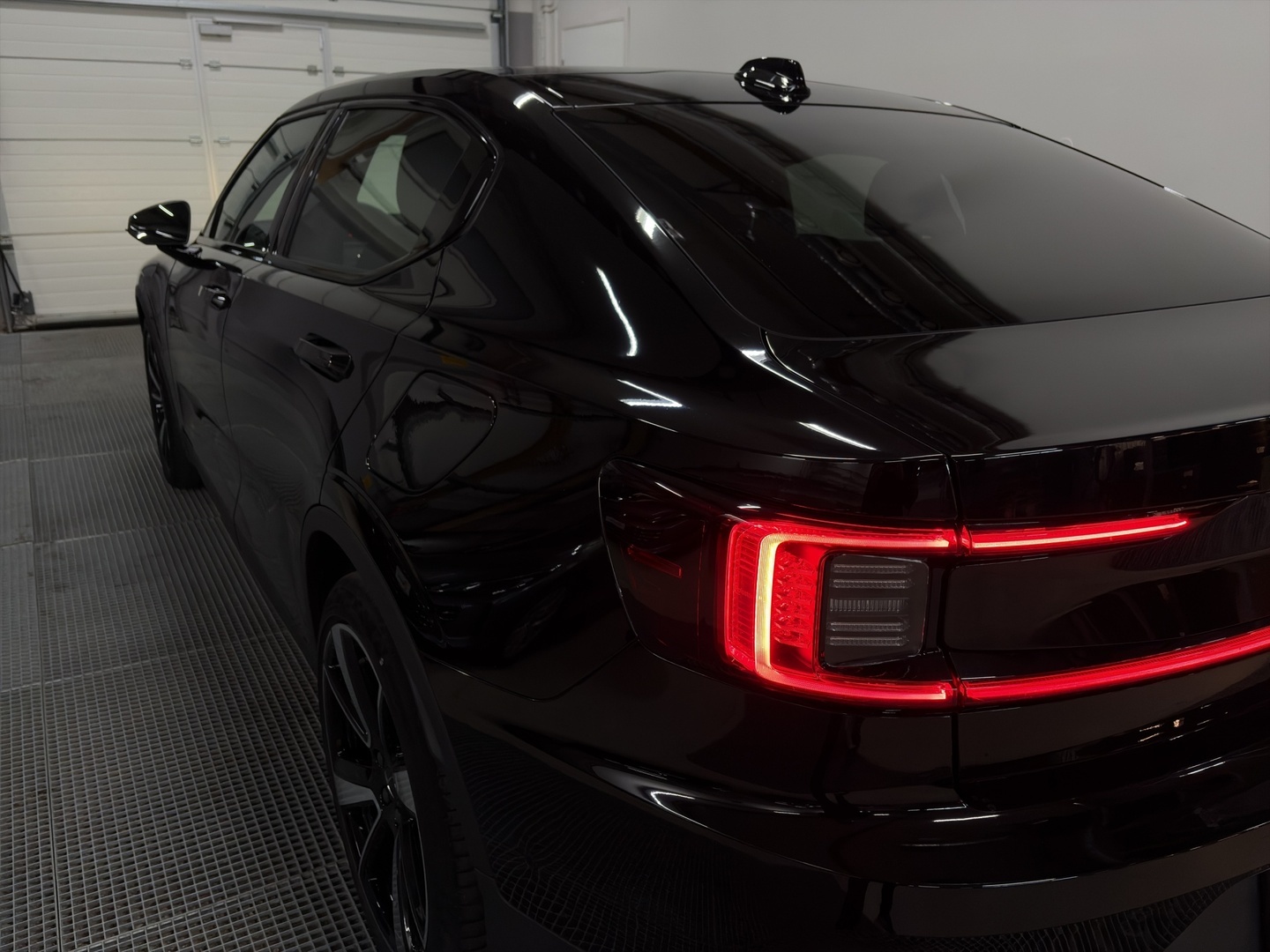 POLESTAR 2 4