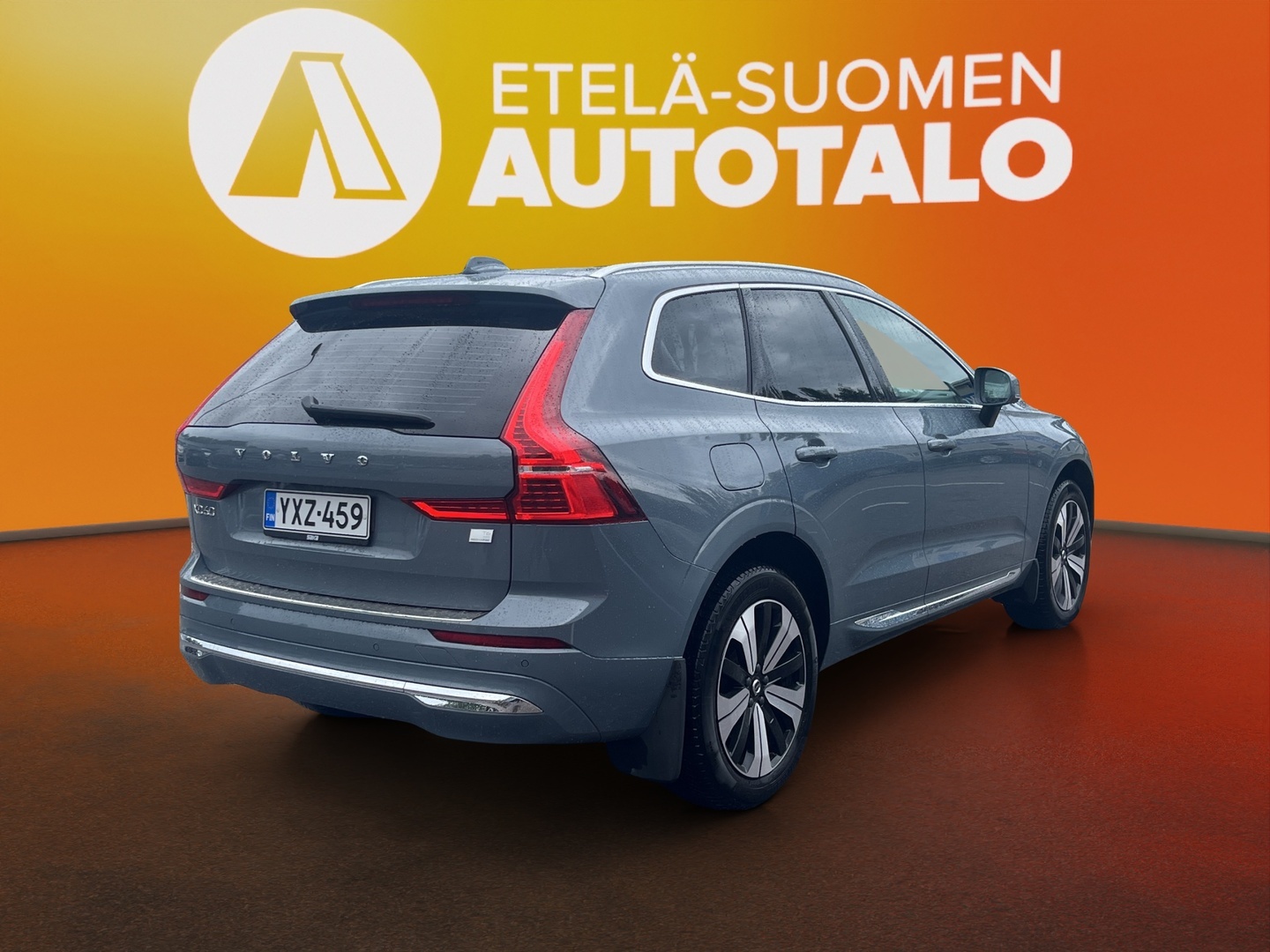 VOLVO XC60 2023
