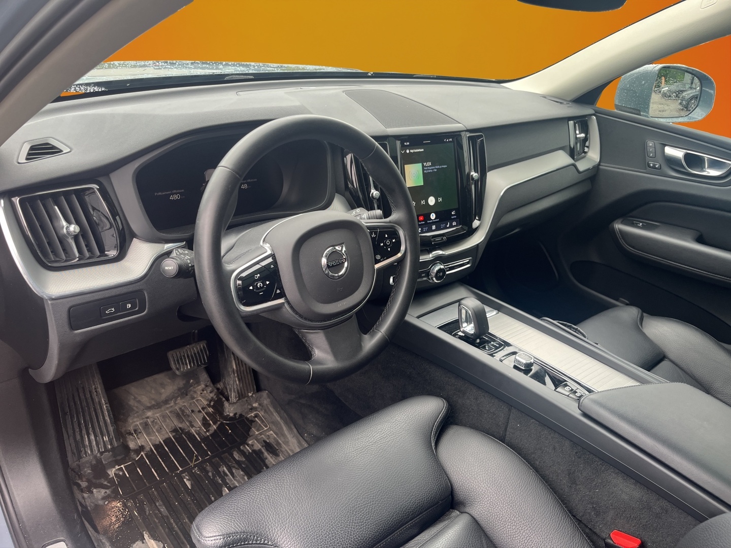 VOLVO XC60 2023