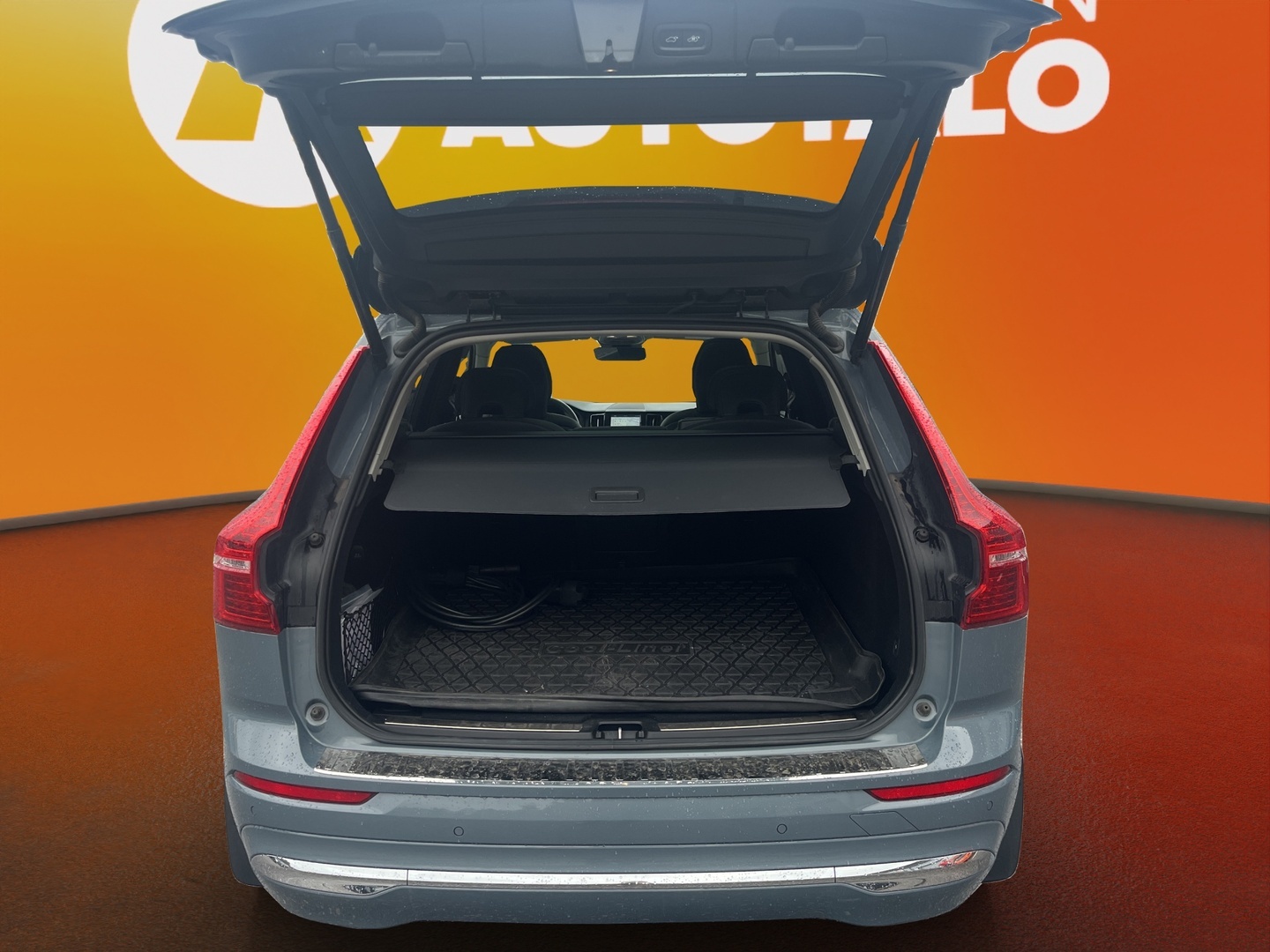 VOLVO XC60 2023