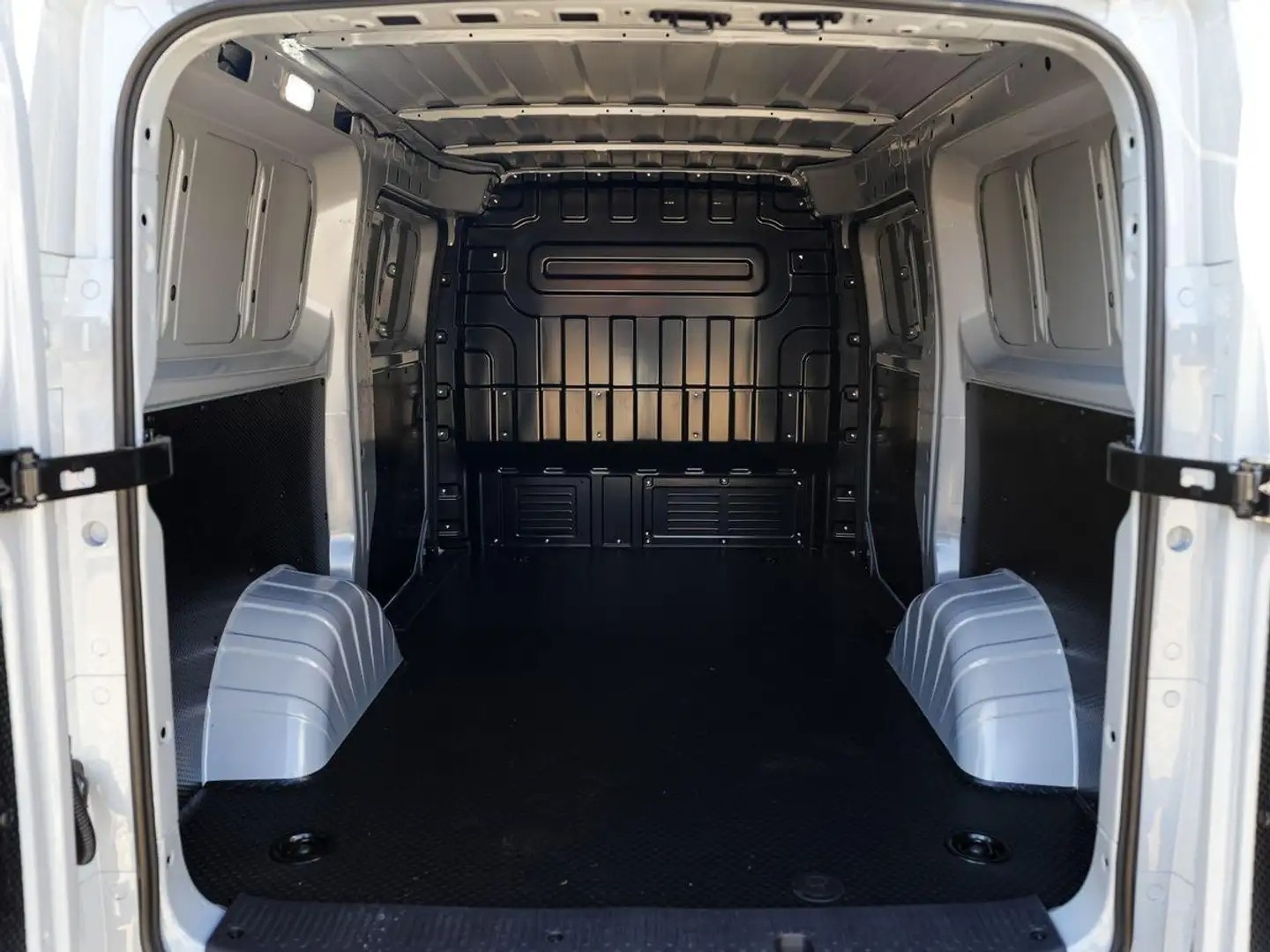 MAXUS e-Deliver 5 2025