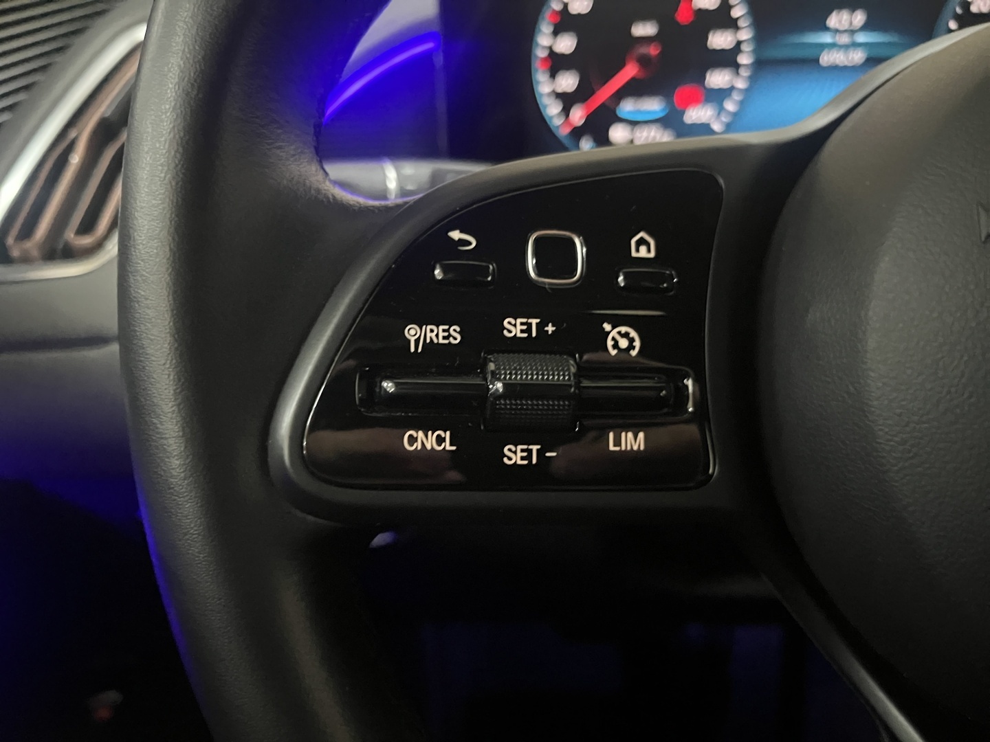 MERCEDES-BENZ EQC 2023