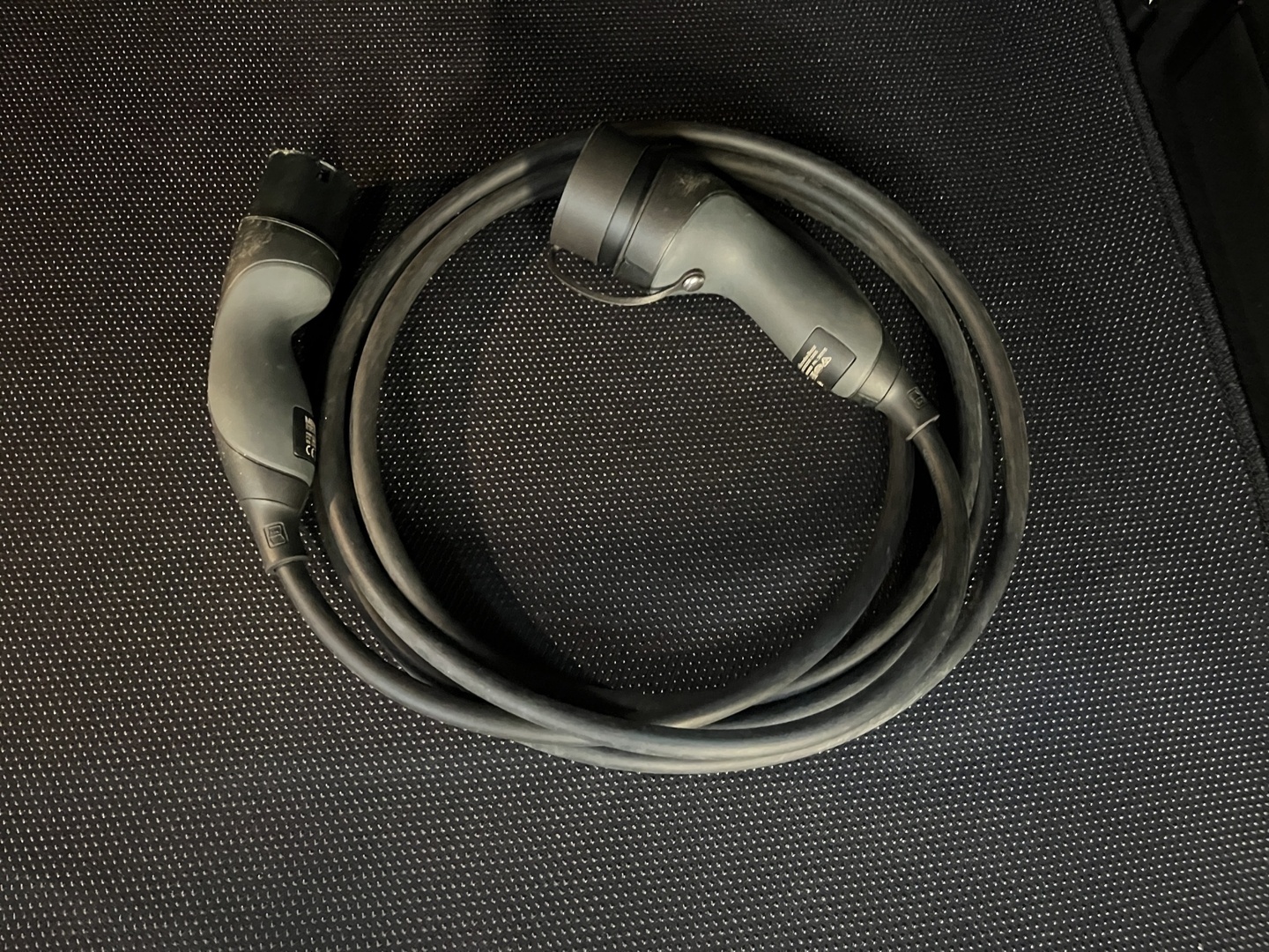 MERCEDES-BENZ EQA 2023