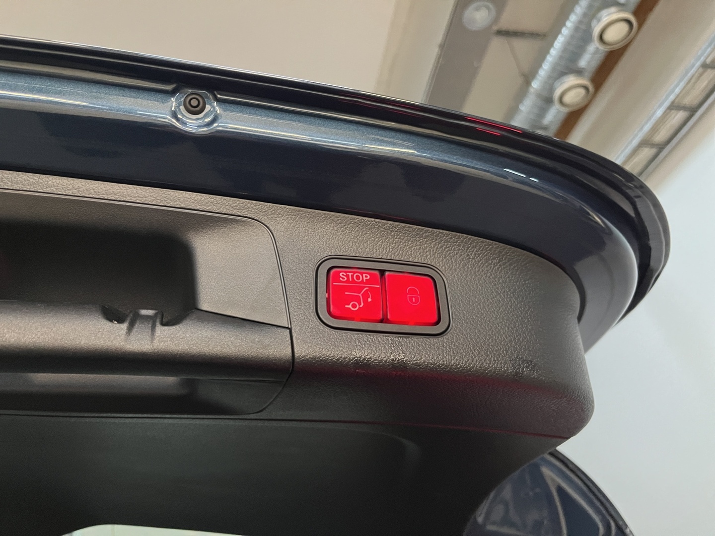 MERCEDES-BENZ EQA 2023