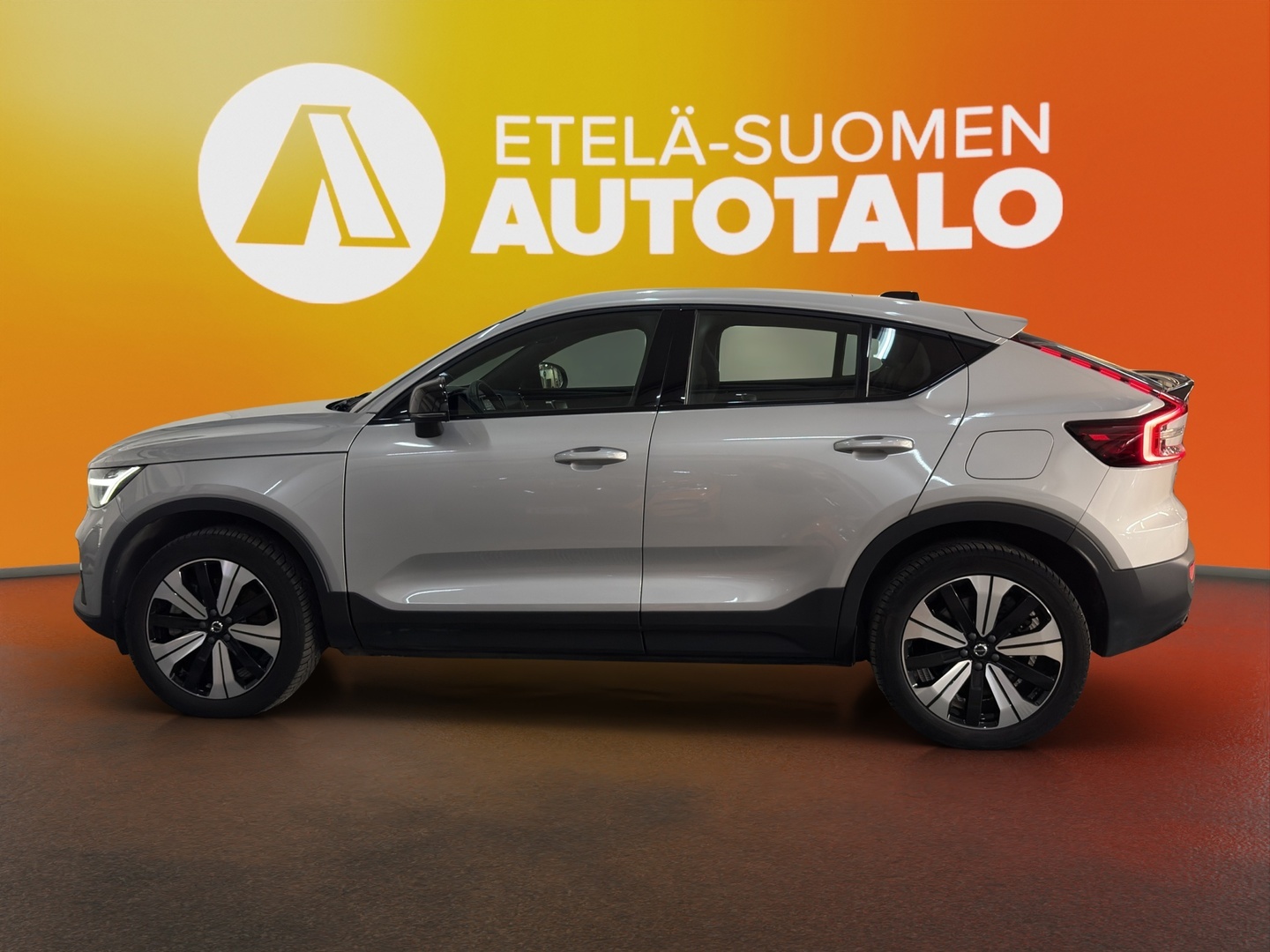 VOLVO C40 2023