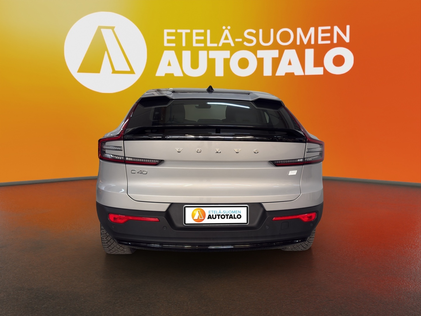 VOLVO C40 2023