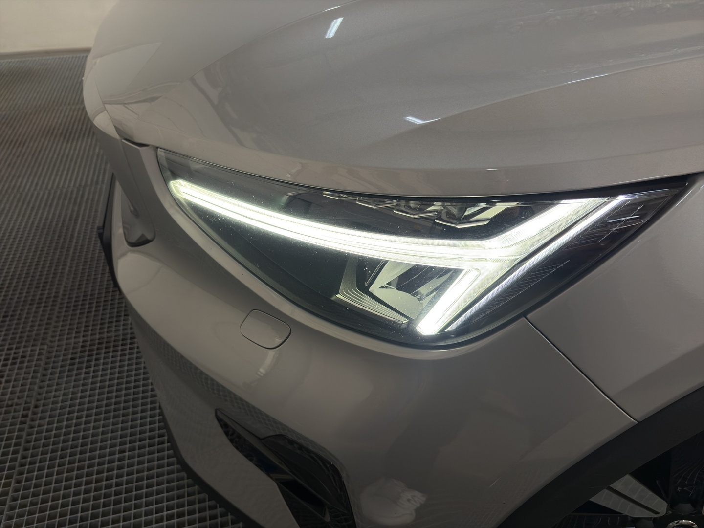 VOLVO C40 2023