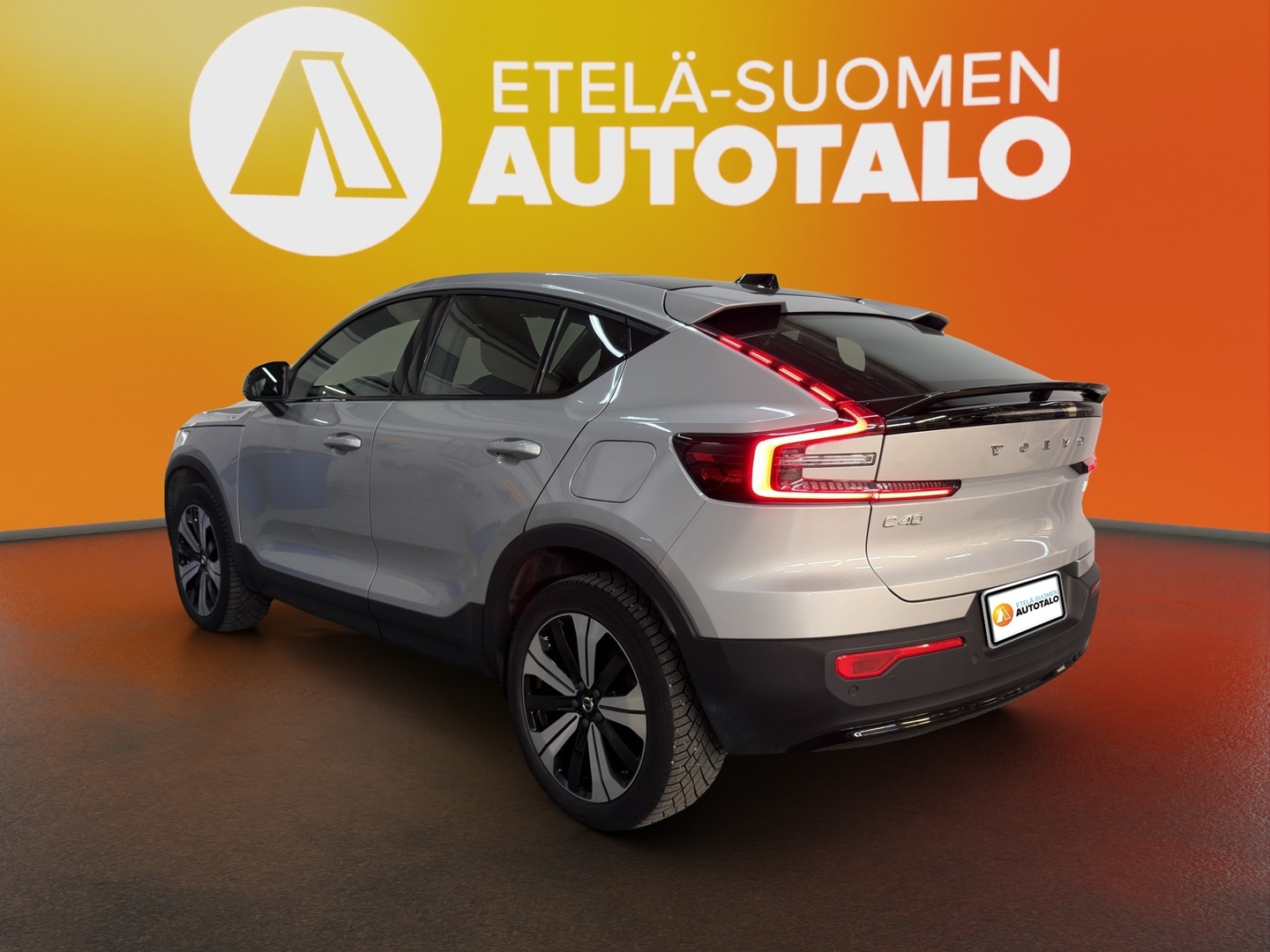 VOLVO C40 2023