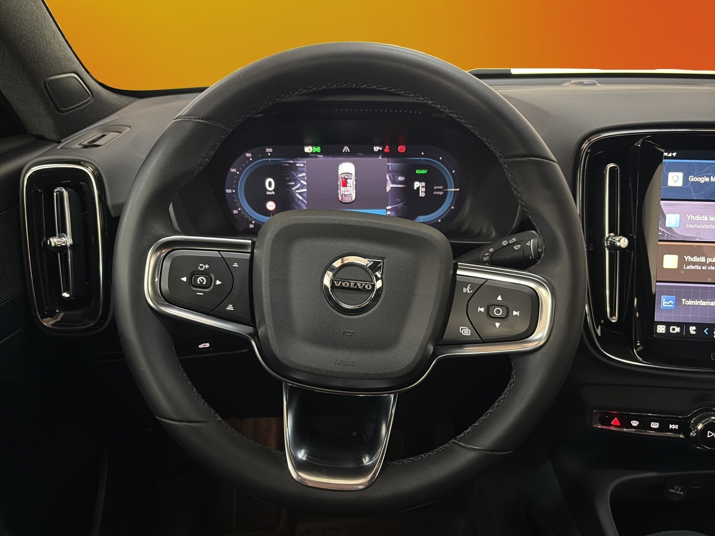 VOLVO C40 2023