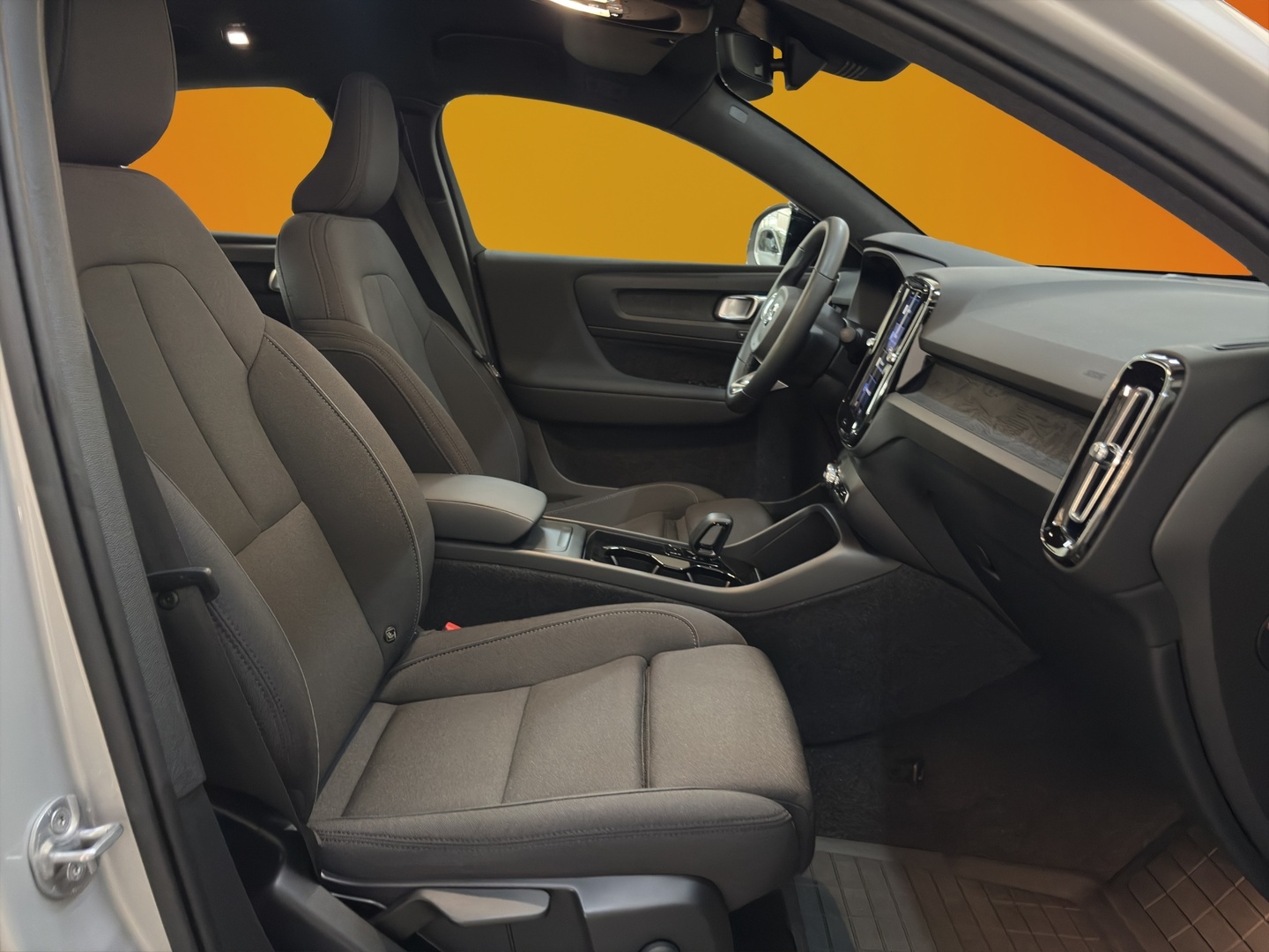 VOLVO C40 2023