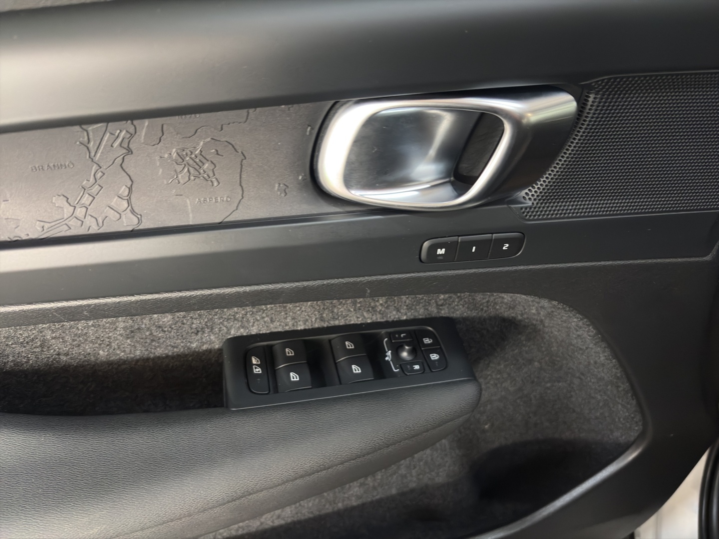 VOLVO C40 2023