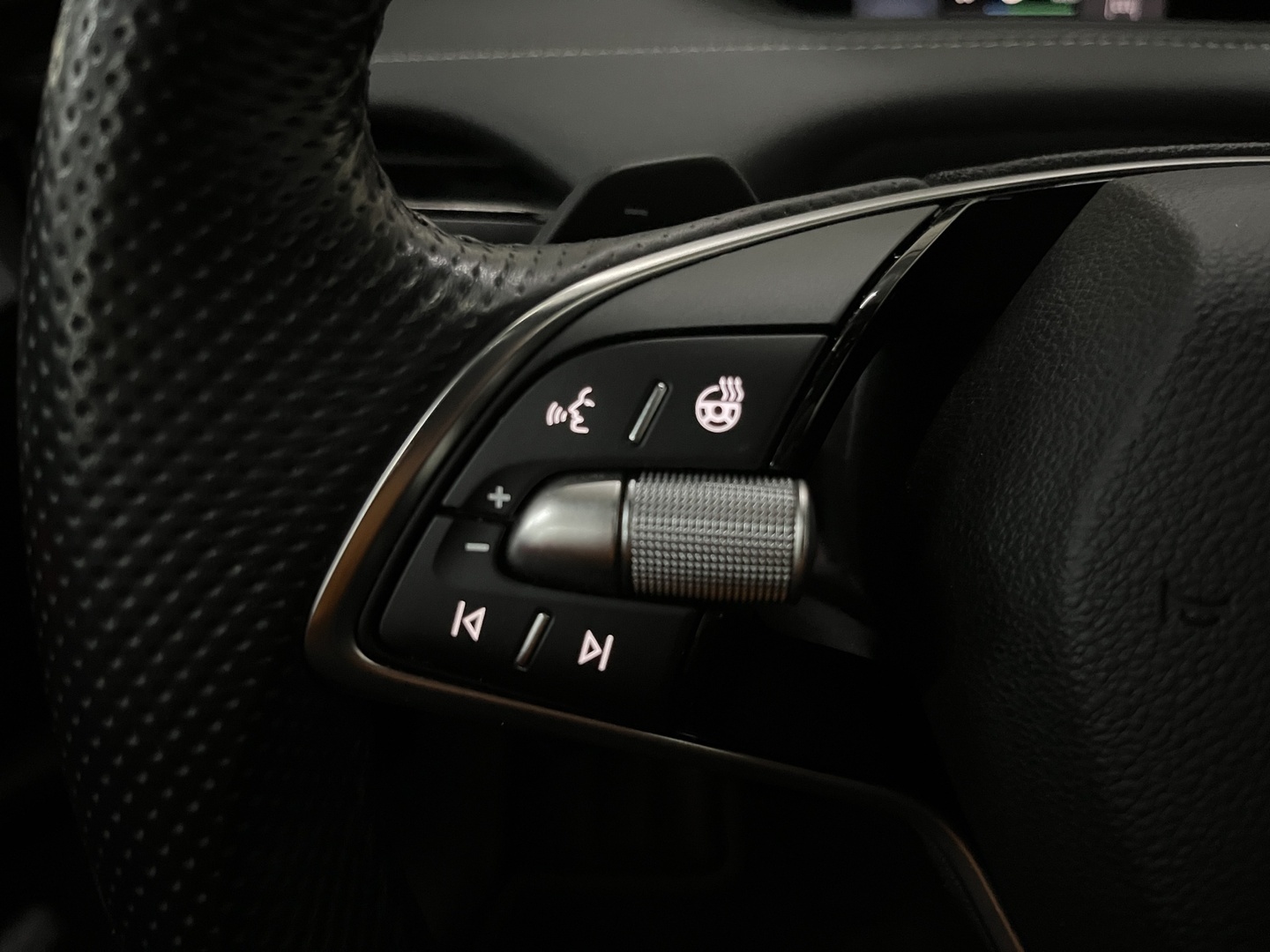 SKODA Enyaq 2025