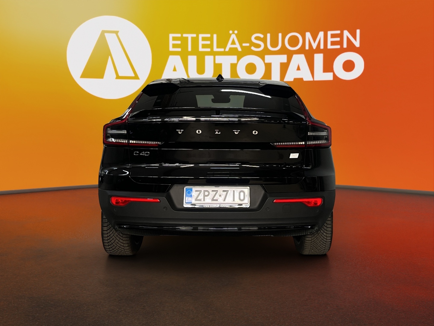 VOLVO C40 2024