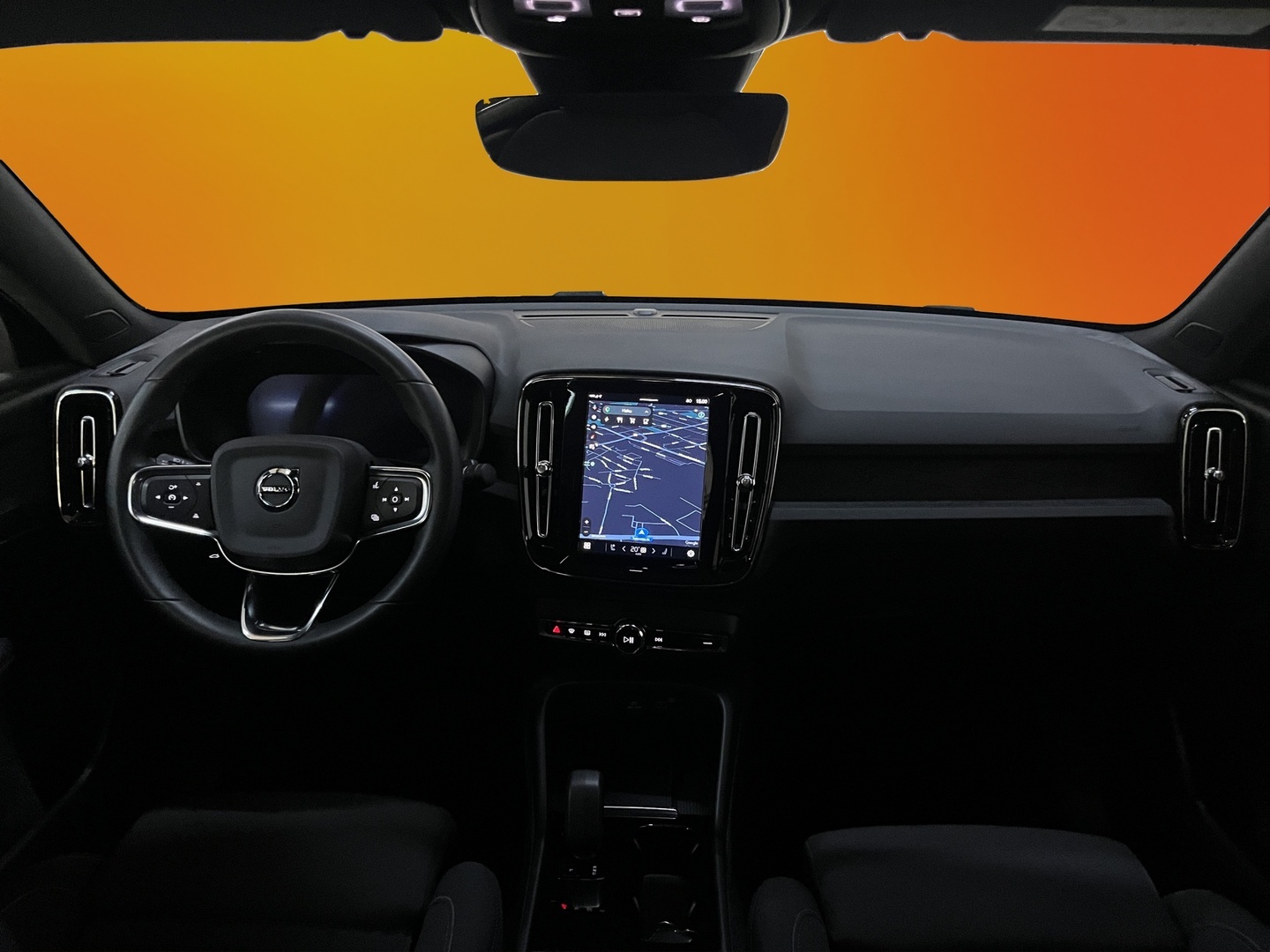 VOLVO C40 2024