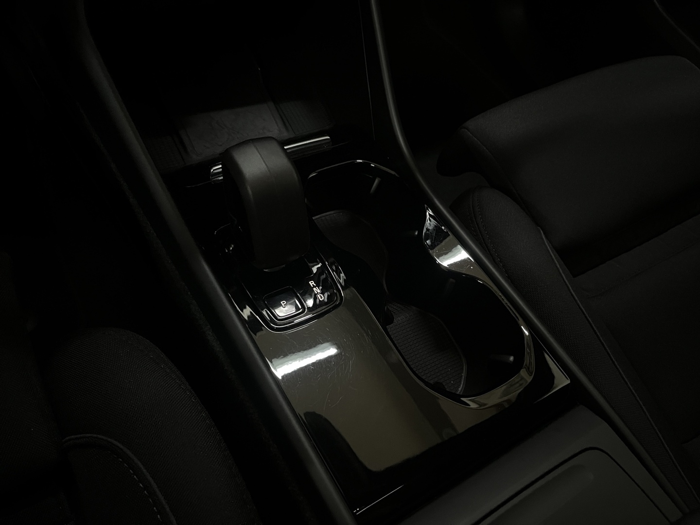 VOLVO C40 2024