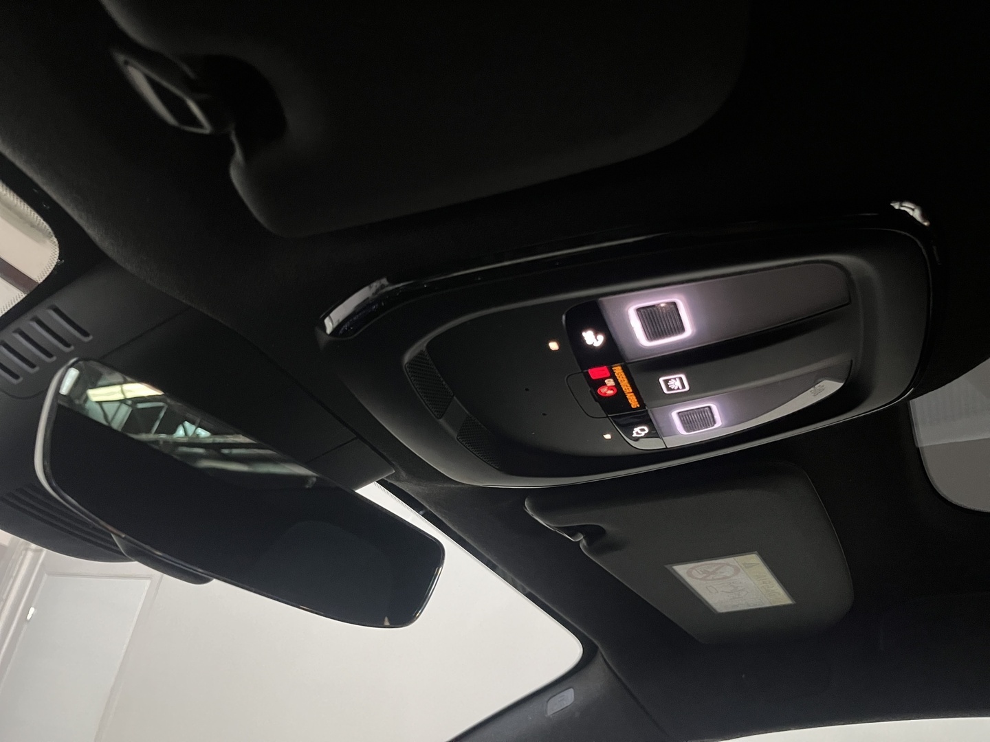 VOLVO C40 2024