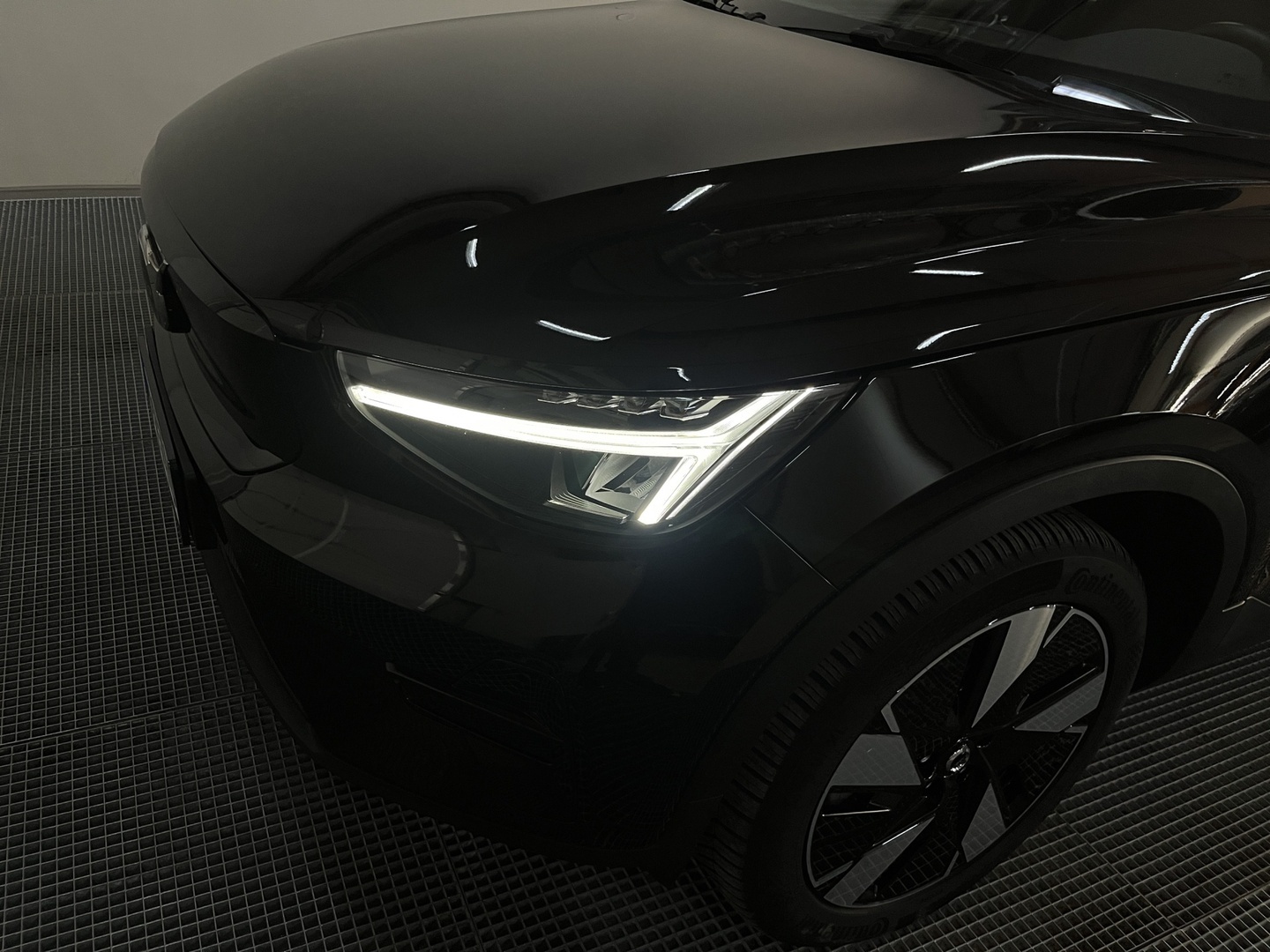 VOLVO C40 2024
