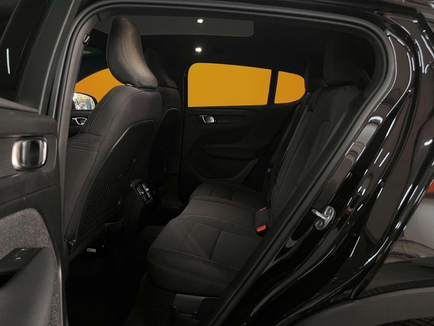 VOLVO C40 2024