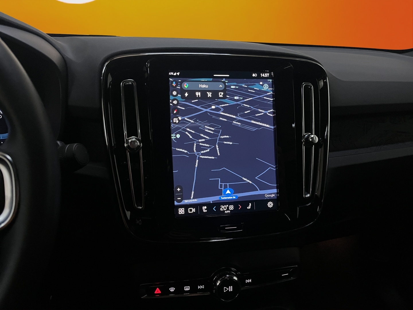 VOLVO C40 2024
