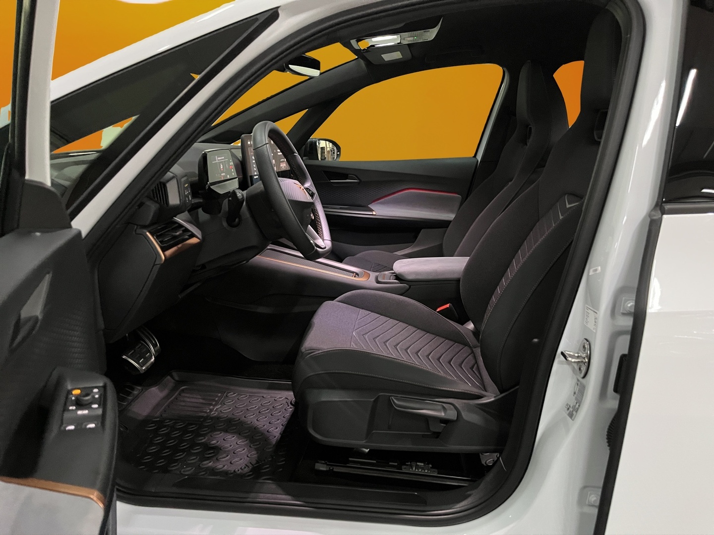CUPRA Born 2025