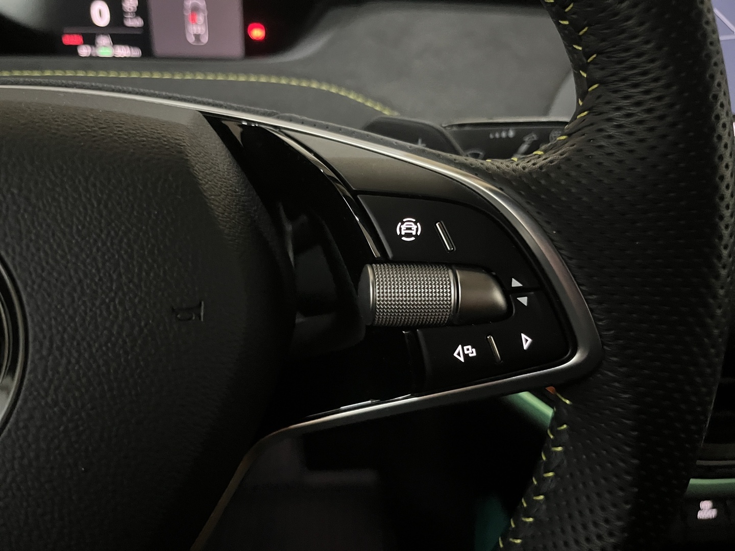SKODA Enyaq 2025