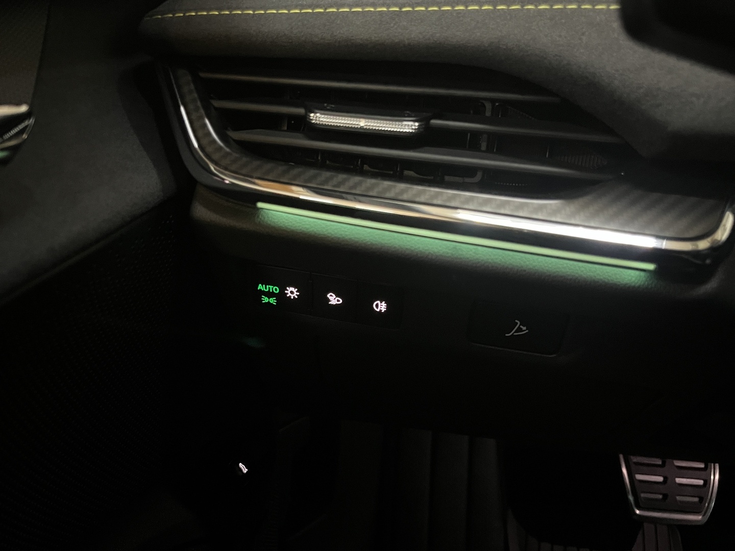 SKODA Enyaq 2025