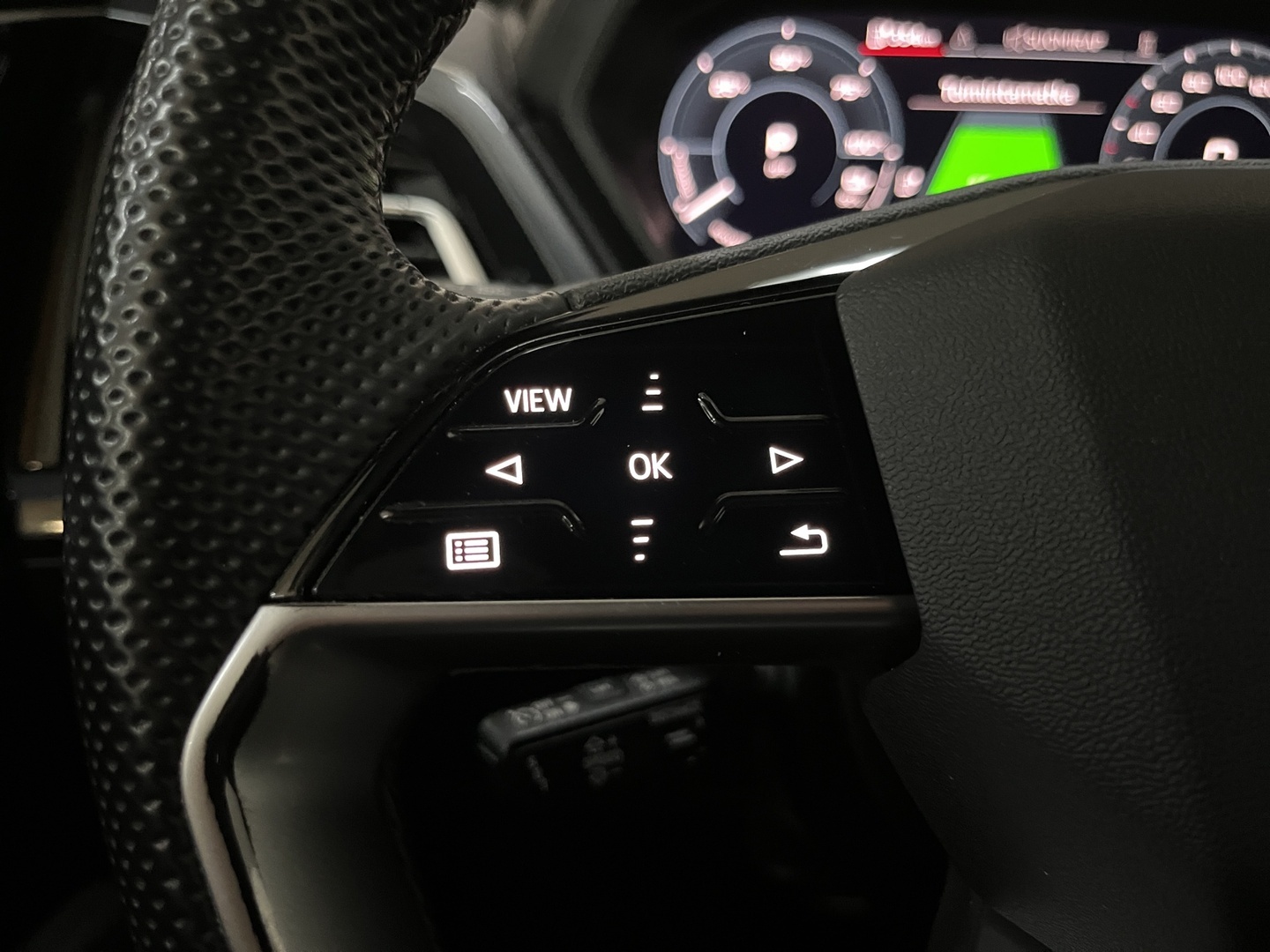 AUDI Q4 e-tron 2023
