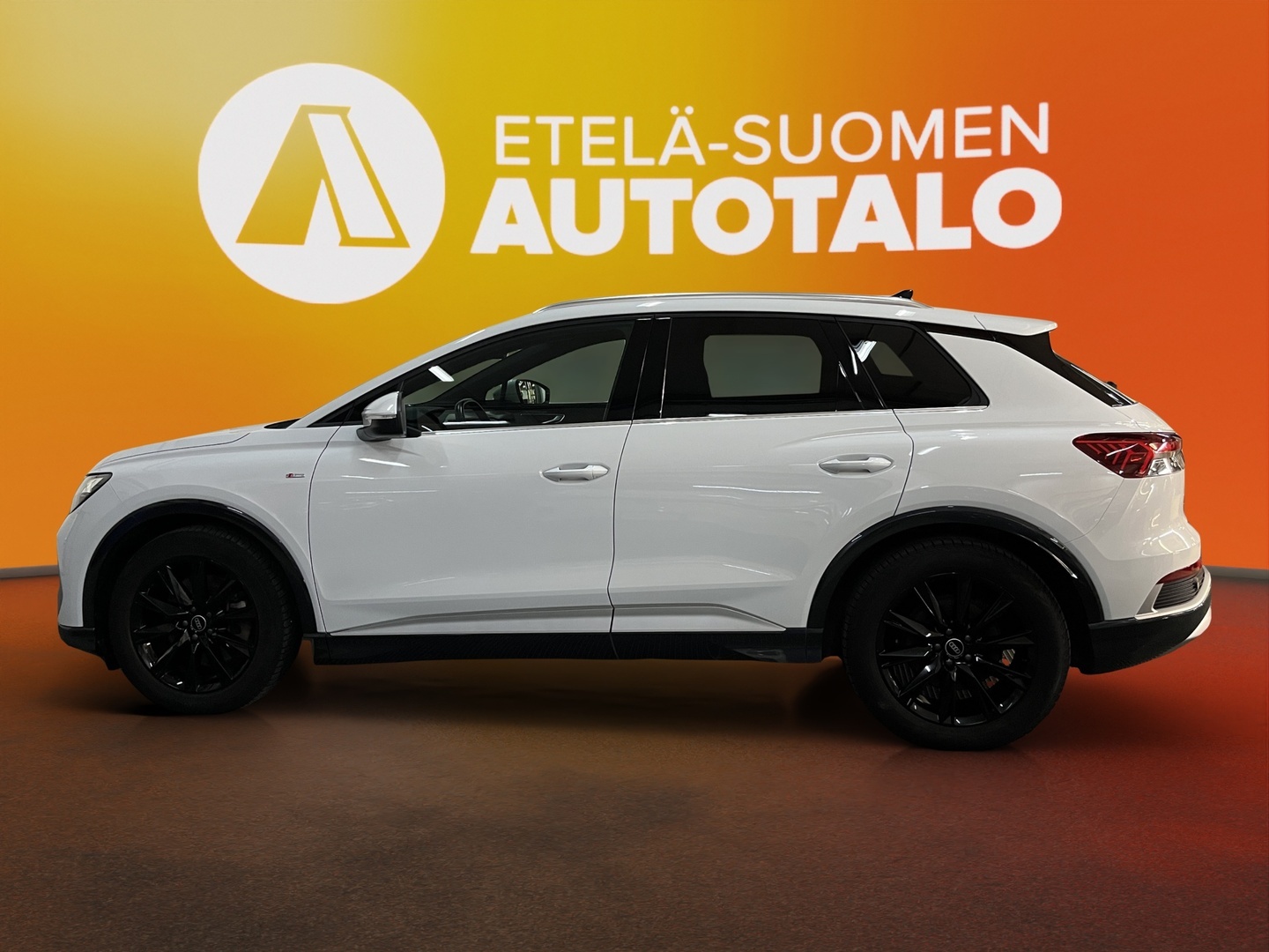 AUDI Q4 e-tron 2023