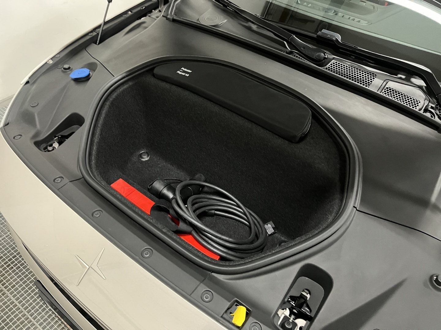 POLESTAR 2 2024