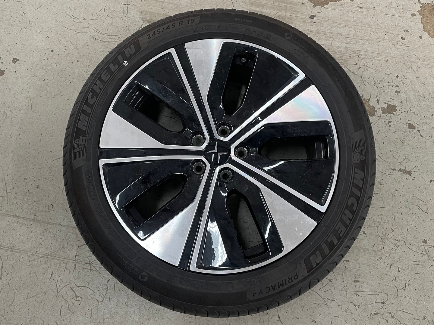 POLESTAR 2 2024