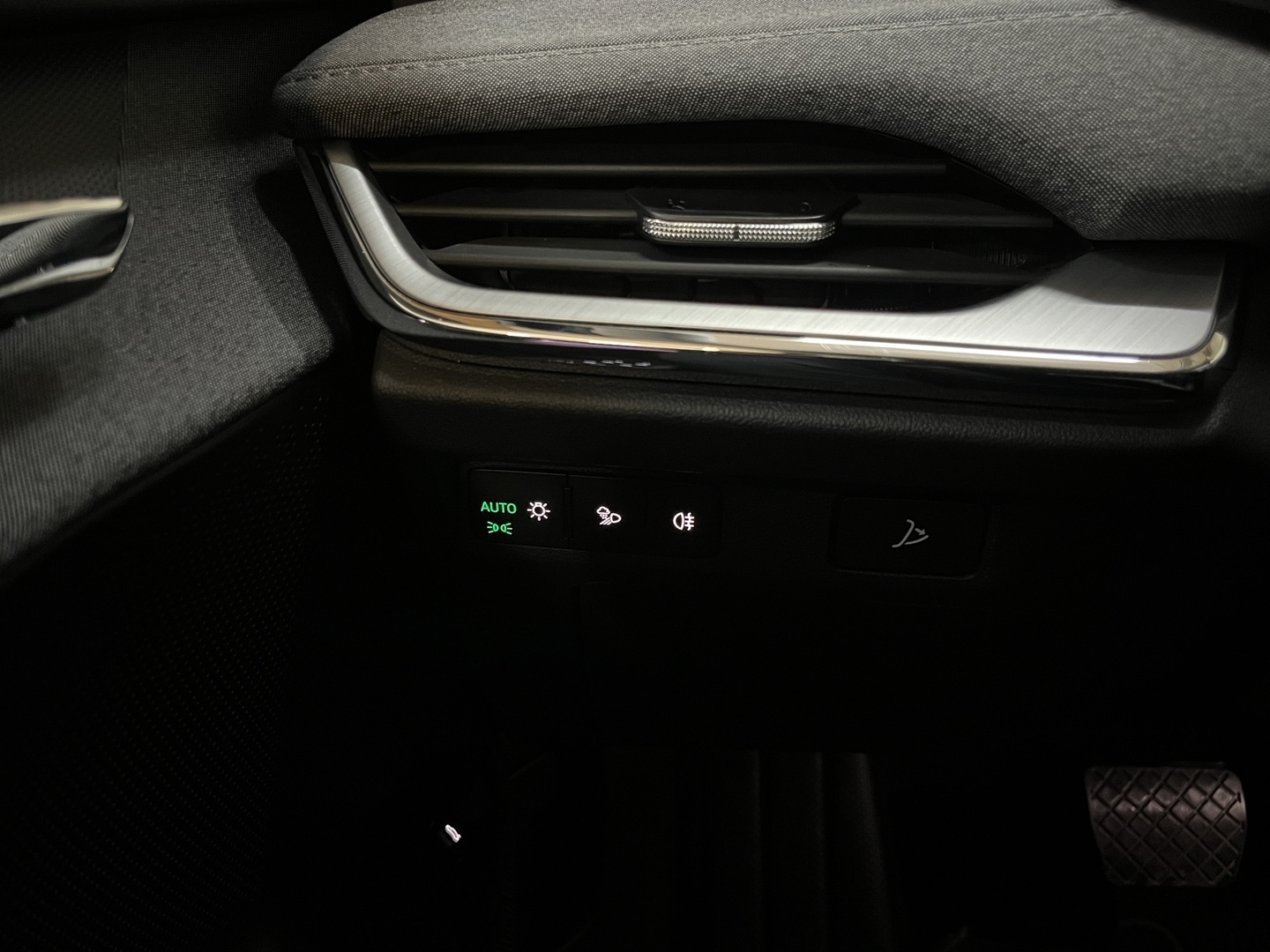 SKODA Enyaq 2025