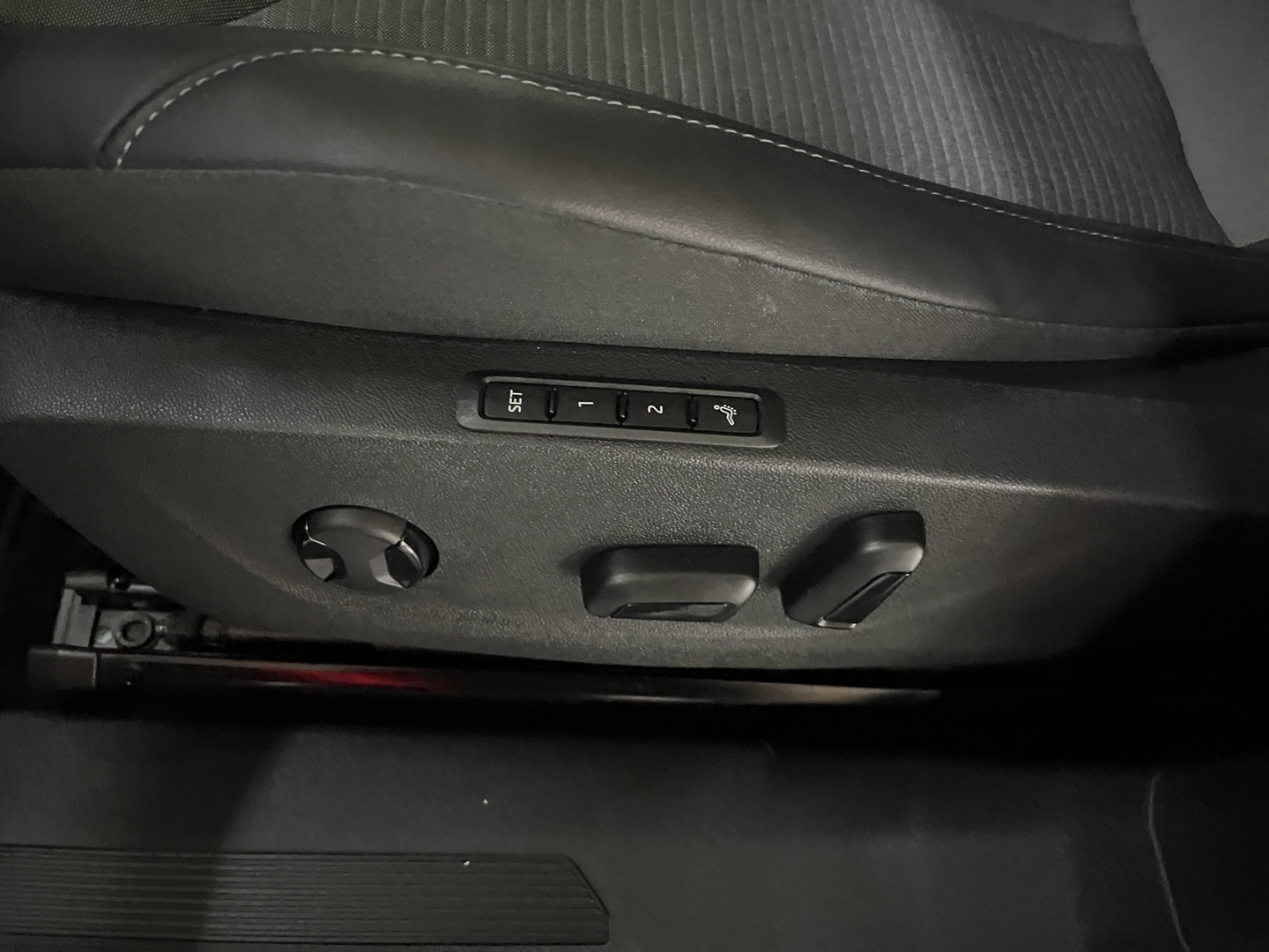 SKODA Enyaq 2025