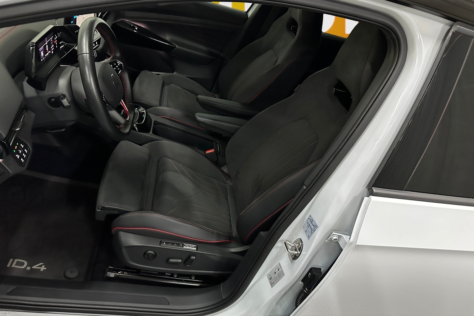 VOLKSWAGEN ID.4 2024