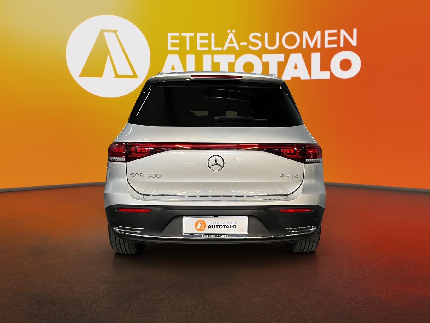 MERCEDES-BENZ EQB 2023