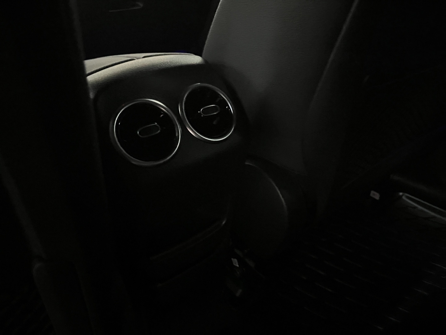 MERCEDES-BENZ EQB 2023