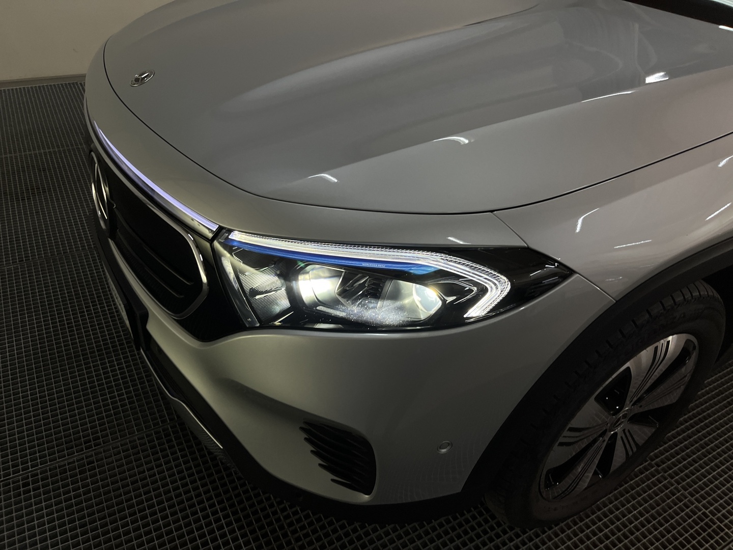 MERCEDES-BENZ EQB 2023
