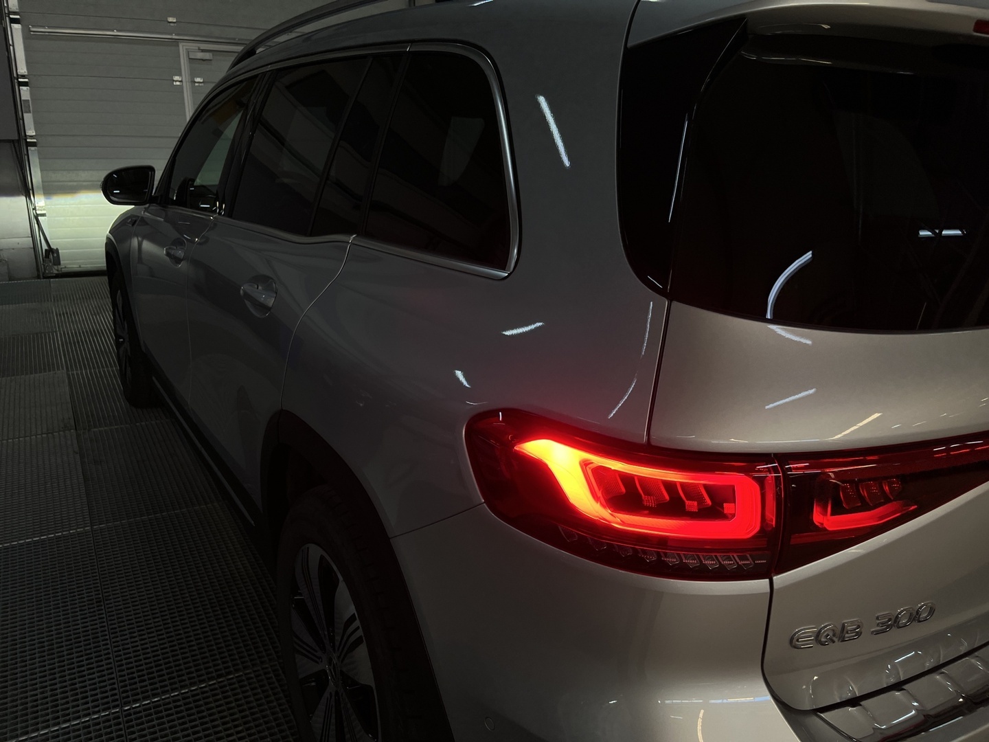 MERCEDES-BENZ EQB 2023