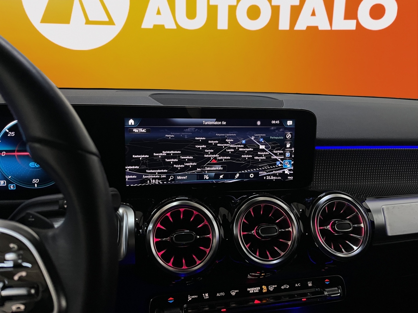 MERCEDES-BENZ EQB 2023