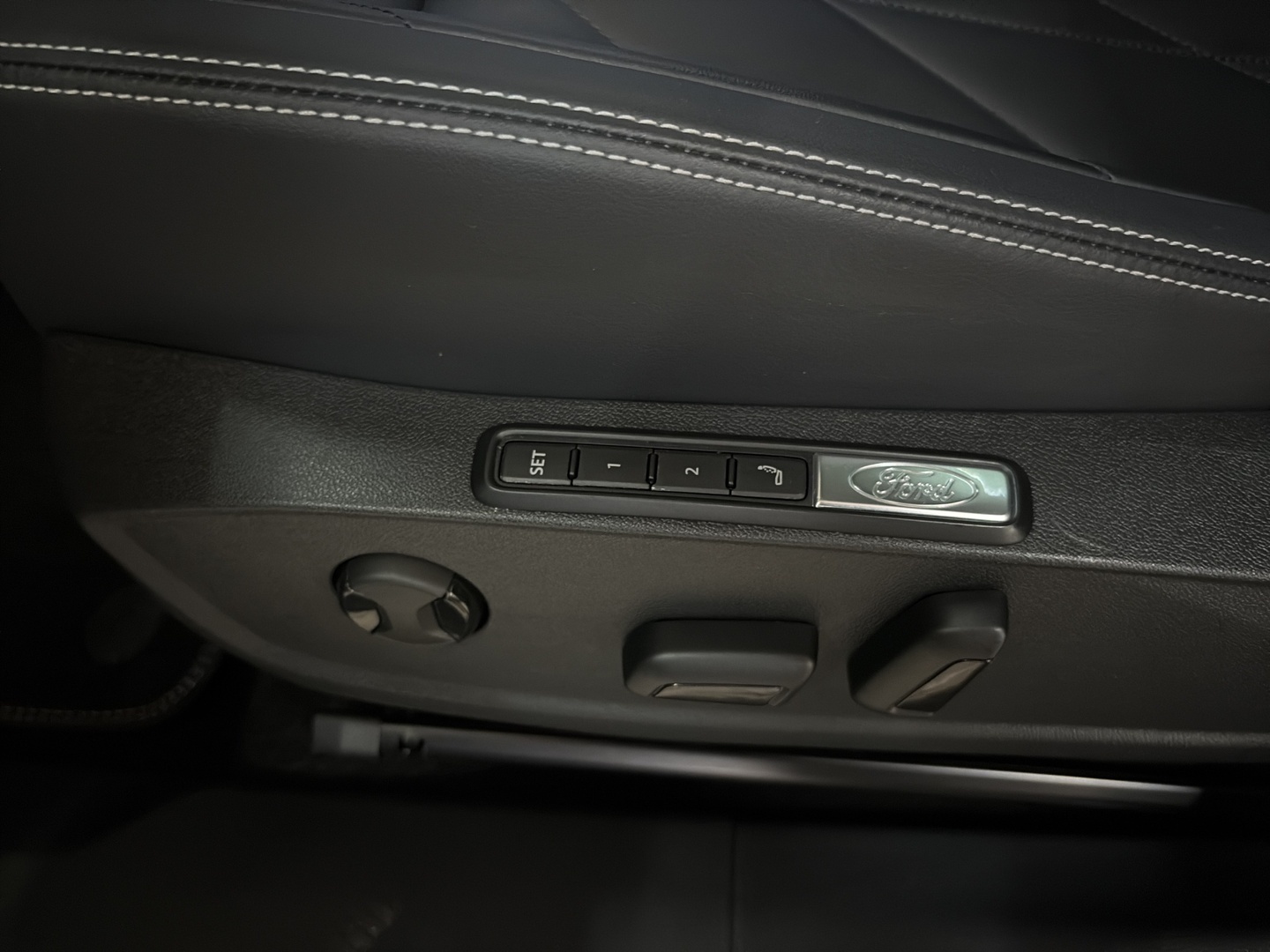 FORD Explorer 2025