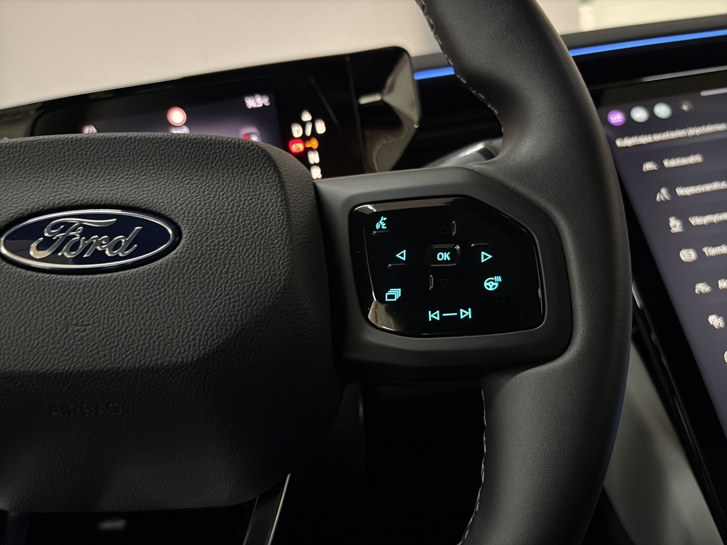 FORD Explorer 2025