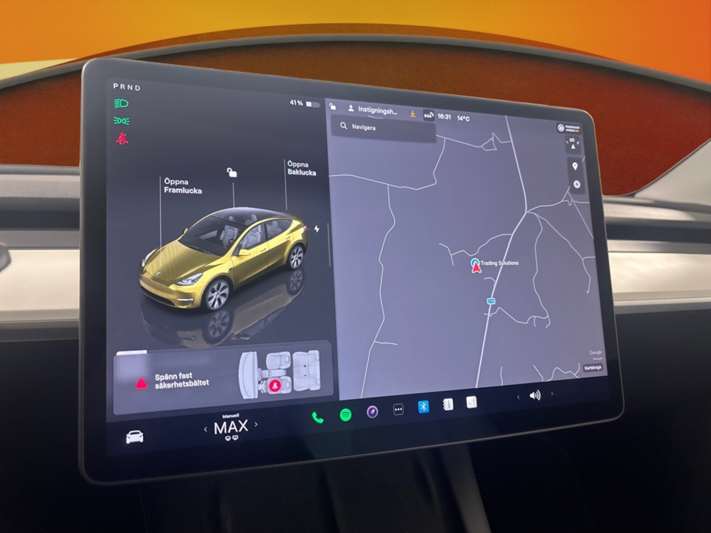 TESLA Model Y 2024