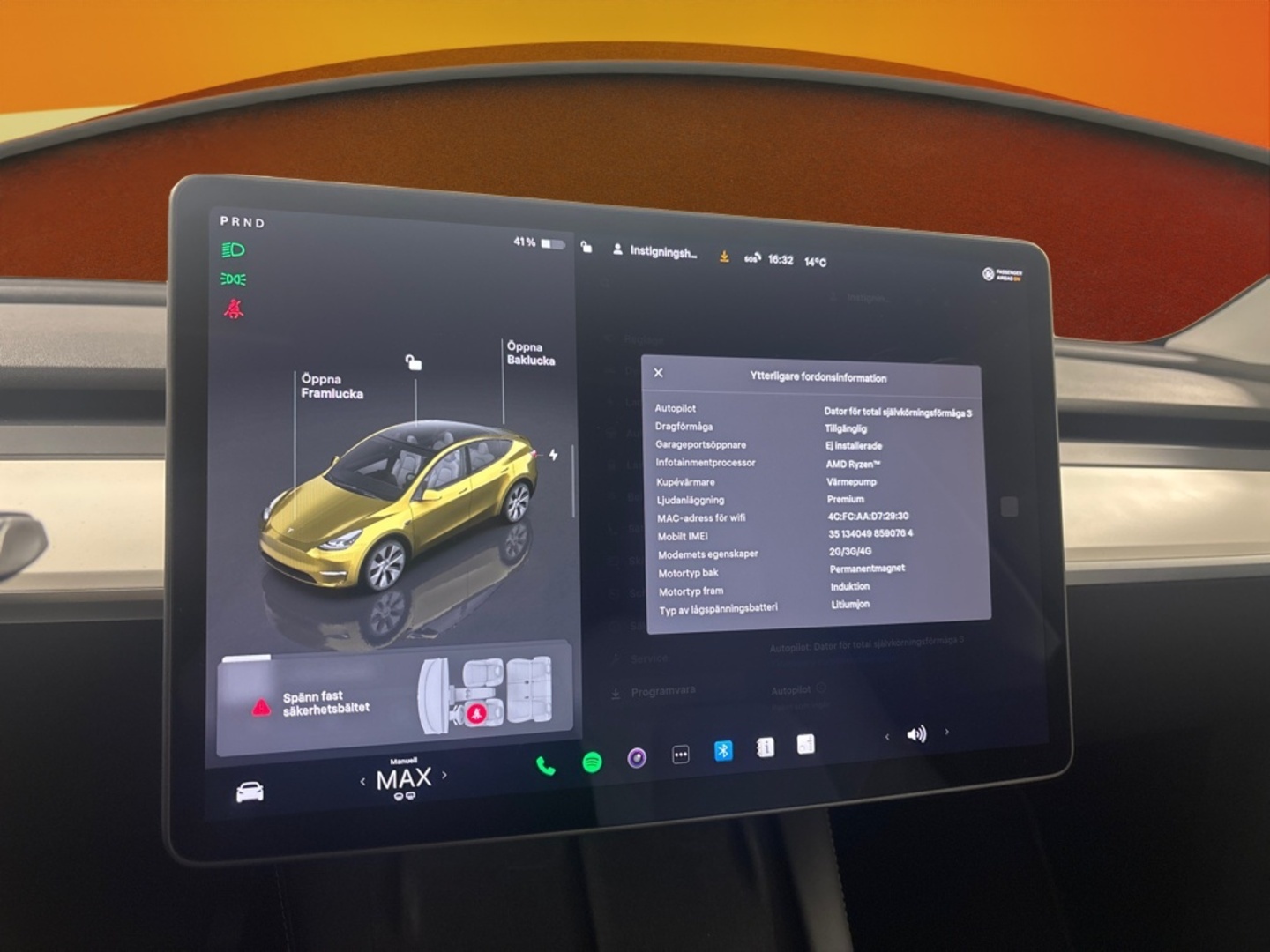 TESLA Model Y 2024