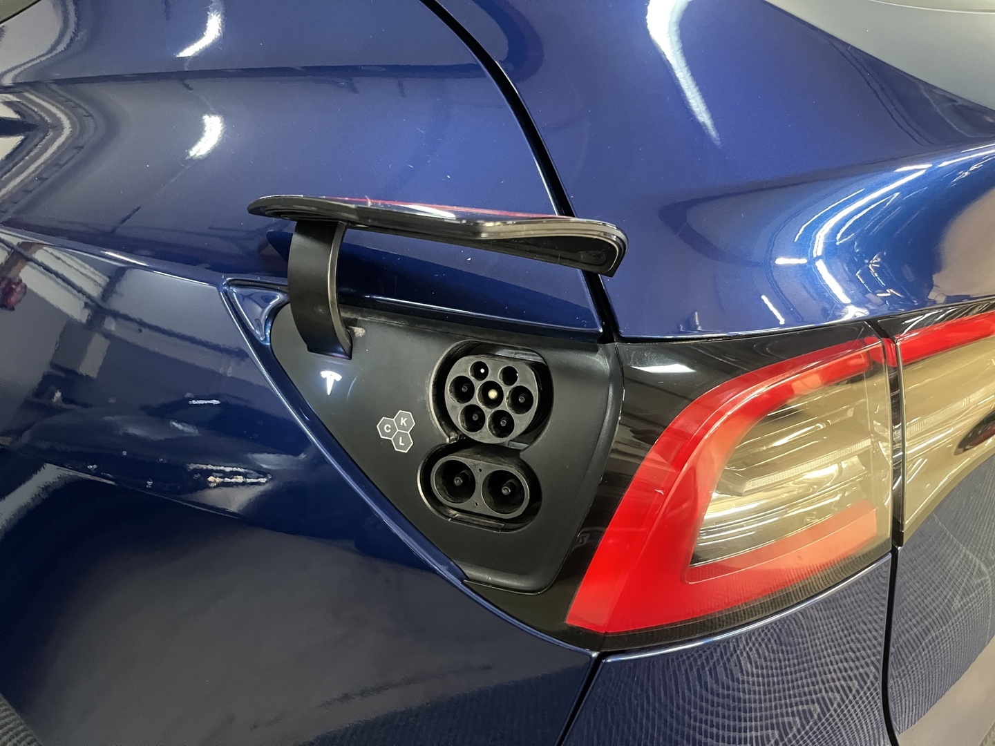 TESLA Model Y 2023