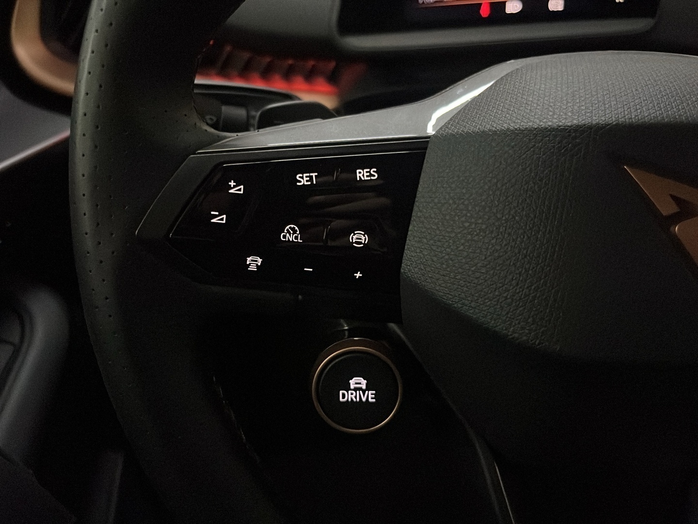 CUPRA Tavascan 2025